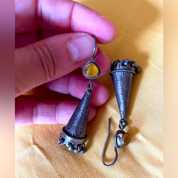 Silver Indian jhumka earrings - Picture 3 of 5